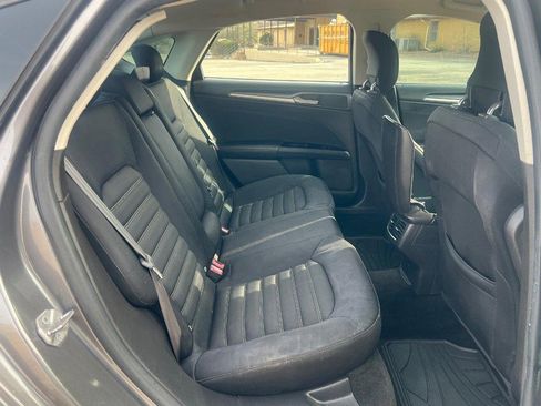 Used 2014 Ford Fusion SE image 11