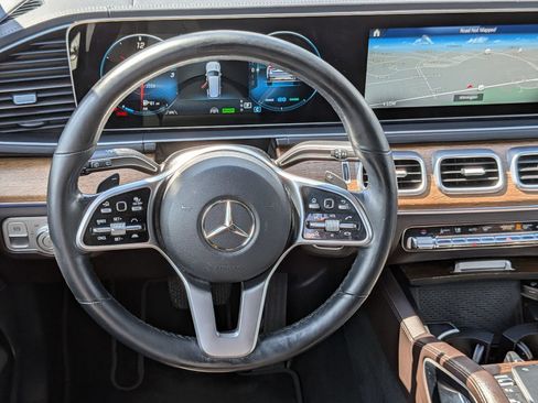 Used 2021 Mercedes-Benz GLS 450 4MATIC image 33