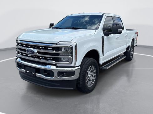 Used 2024 Ford F250 Lariat w/ FX4 Off-Road Package AWD/4WD image 3