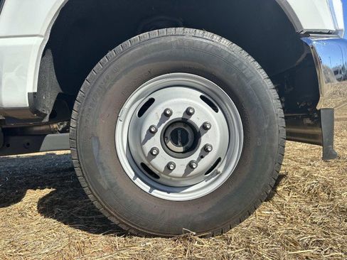 Used 2025 Ford F350 XLT w/ 360-Degree Camera Package image 12