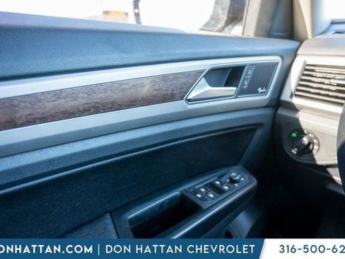 Used 2018 Volkswagen Atlas SEL Premium image 18