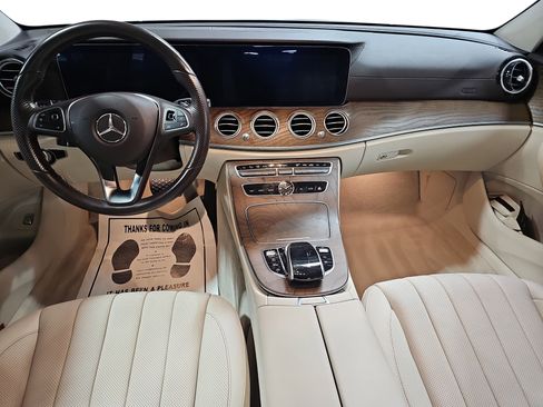 Used 2018 Mercedes-Benz E 400 4MATIC Sedan image 9