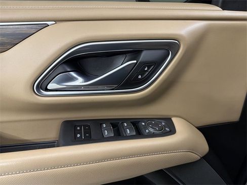 Used 2021 Chevrolet Tahoe Premier w/ Premium Package image 23