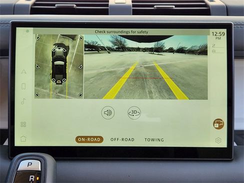 New 2024 Land Rover Defender 110 SE image 17