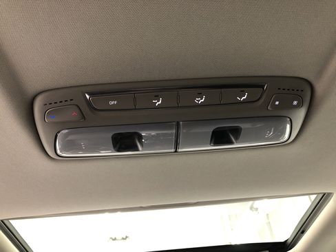 Used 2020 Kia Telluride S w/ S 8 Passenger Seating Package image 12