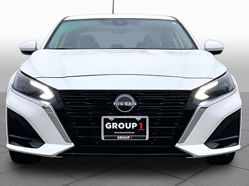 Used 2023 Nissan Altima 2.5 SV FWD image 4