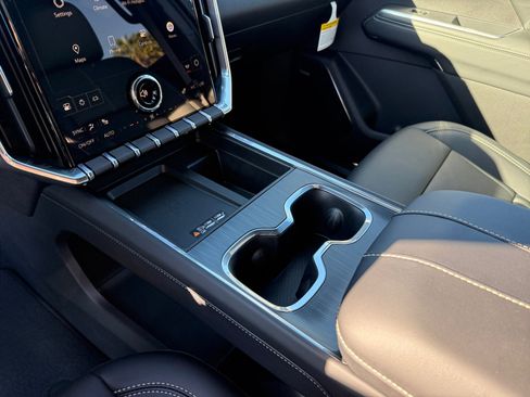 New 2026 GMC Acadia Elevation image 13