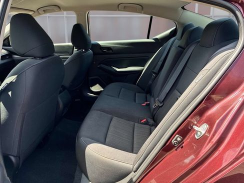 Used 2025 Nissan Altima 2.5 SV FWD image 21