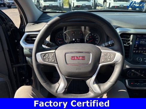 Certified 2023 GMC Acadia SLT w/ Preferred Package image 18