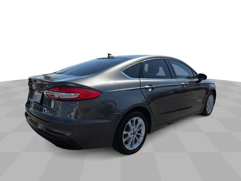 Used 2019 Ford Fusion SE FWD image 8