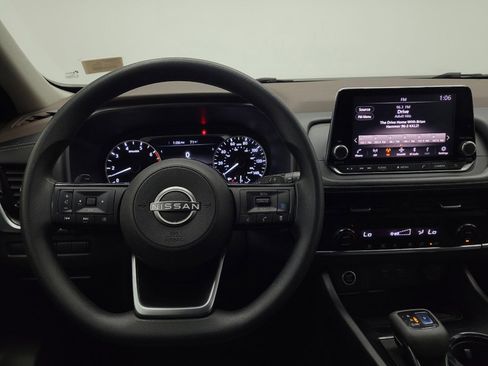 Used 2022 Nissan Rogue SV FWD image 22