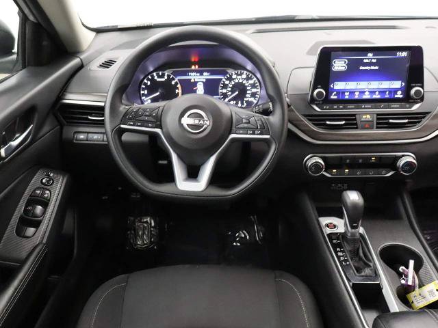 Used 2025 Nissan Altima 2.5 SV FWD image 16