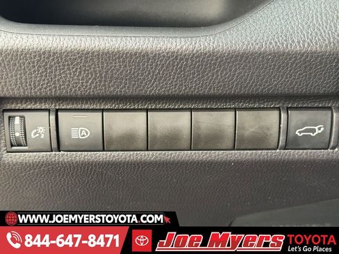 Used 2025 Toyota RAV4 XLE w/ Convenience Package image 25