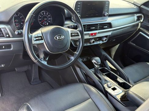 Used 2020 Kia Telluride LX FWD image 4