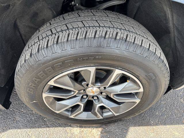 Used 2024 Chevrolet Silverado 1500 LT AWD/4WD image 40