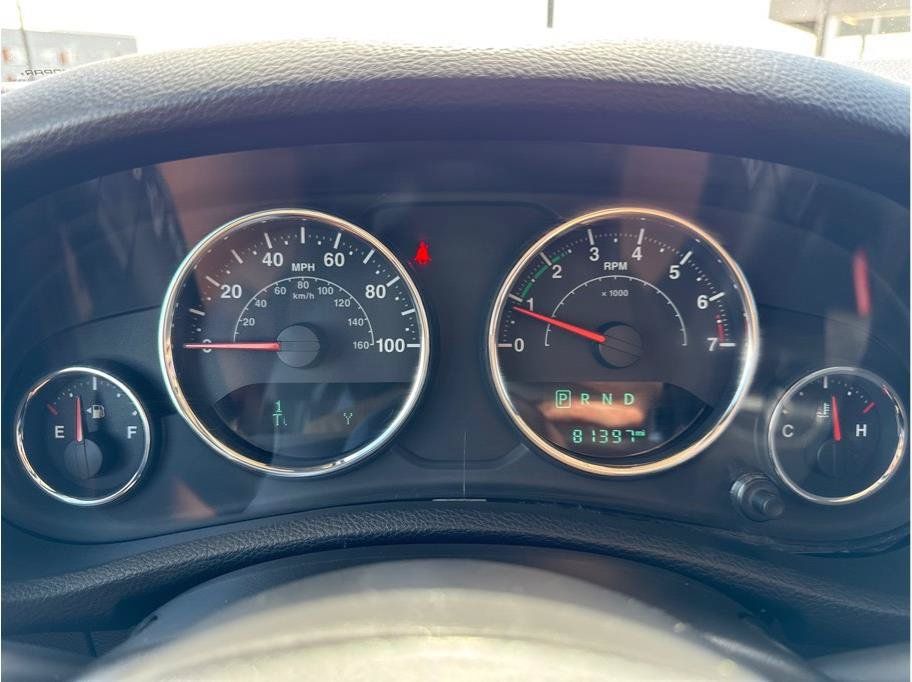 Used 2017 Jeep Wrangler Unlimited Sahara w/ Connectivity Group AWD/4WD image 16
