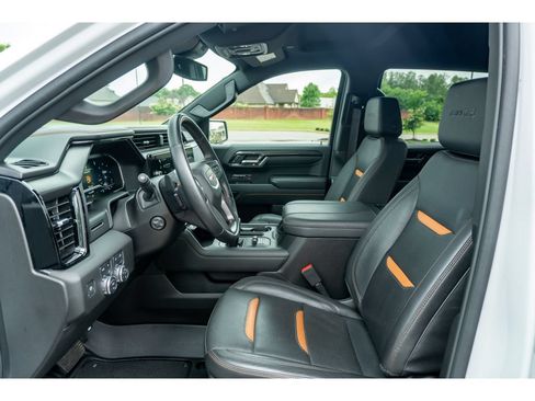 Used 2024 GMC Sierra 1500 AT4 w/ AT4 Preferred Package AWD/4WD image 12