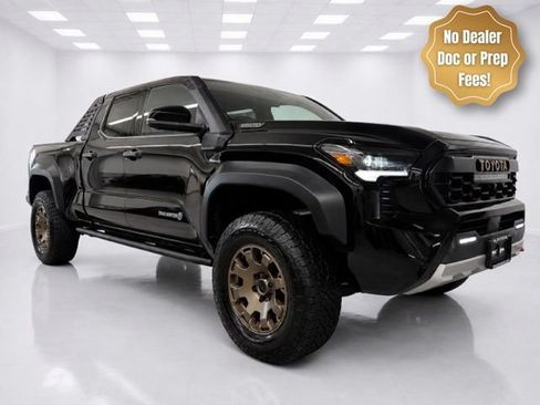 Used 2025 Toyota Tacoma 4x4 Double Cab Hybrid image 2