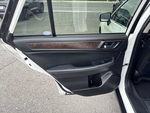 Used 2017 Subaru Outback 3.6R Limited image 15