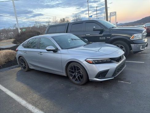 Used 2022 Honda Civic Sport Touring image 3