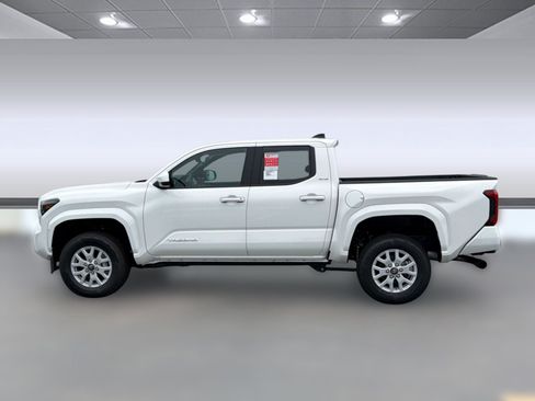 Used 2026 Toyota Tacoma SR5 RWD image 2