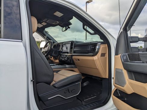 Used 2023 Ford F250 Lariat w/ Chrome Package image 46