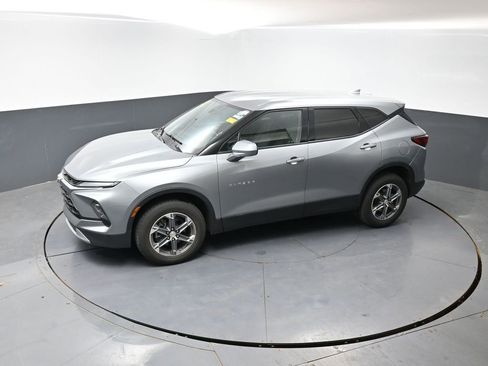 Used 2023 Chevrolet Blazer LT FWD image 18