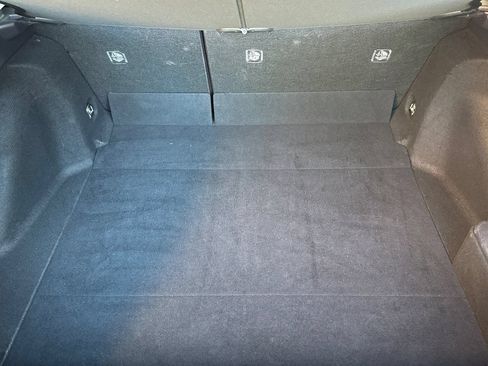Used 2025 Toyota Prius LE FWD image 15
