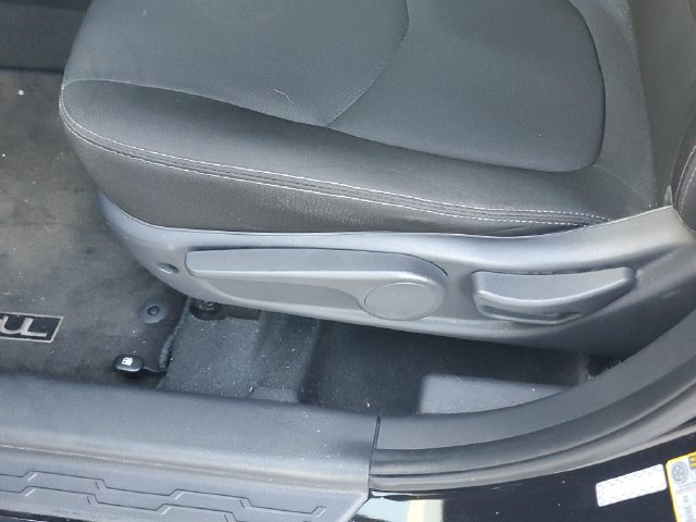 Used 2013 Kia Soul + w/ Audio Pkg FWD image 20