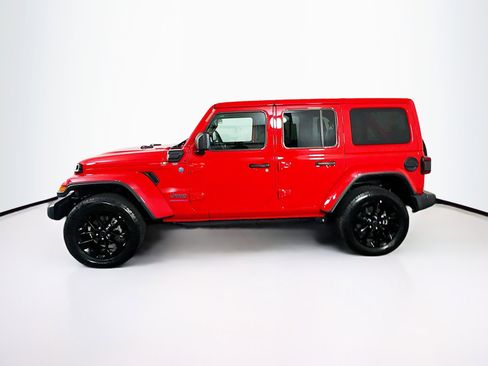Used 2025 Jeep Wrangler Unlimited Sahara w/ Safety Group AWD/4WD image 4