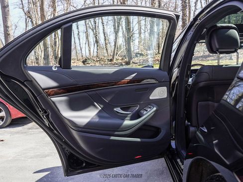 Used 2020 Mercedes-Benz S 560 4MATIC Sedan image 32