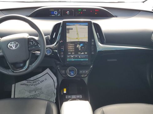 Used 2021 Toyota Prius Prime XLE image 16