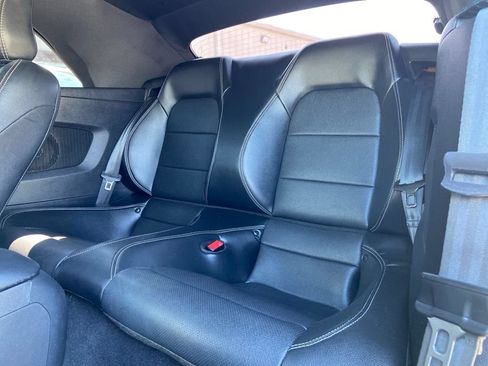 Used 2019 Ford Mustang Premium RWD image 27