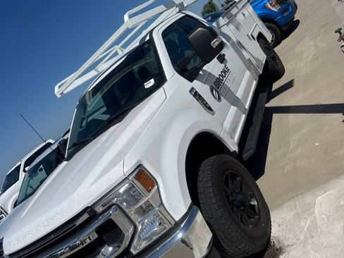 Used 2022 Ford F250 XLT AWD/4WD image 2