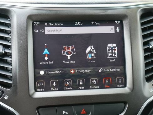 Used 2019 Jeep Cherokee Trailhawk AWD/4WD image 29