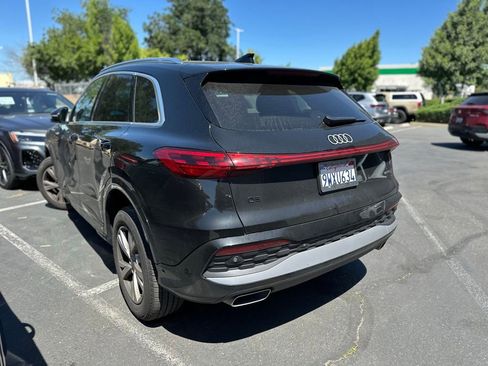 Used 2025 Audi Q5 Premium w/ Convenience Package AWD/4WD image 3