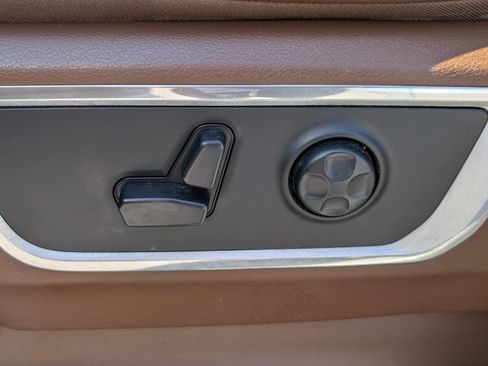 Used 2020 RAM 1500 Laramie AWD/4WD image 19