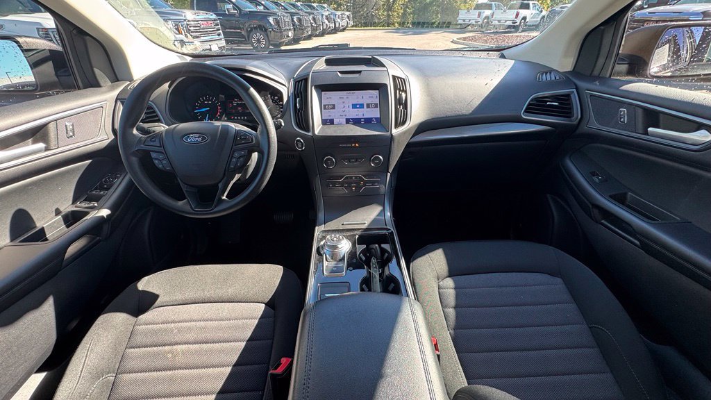 Used 2020 Ford Edge SE FWD image 12