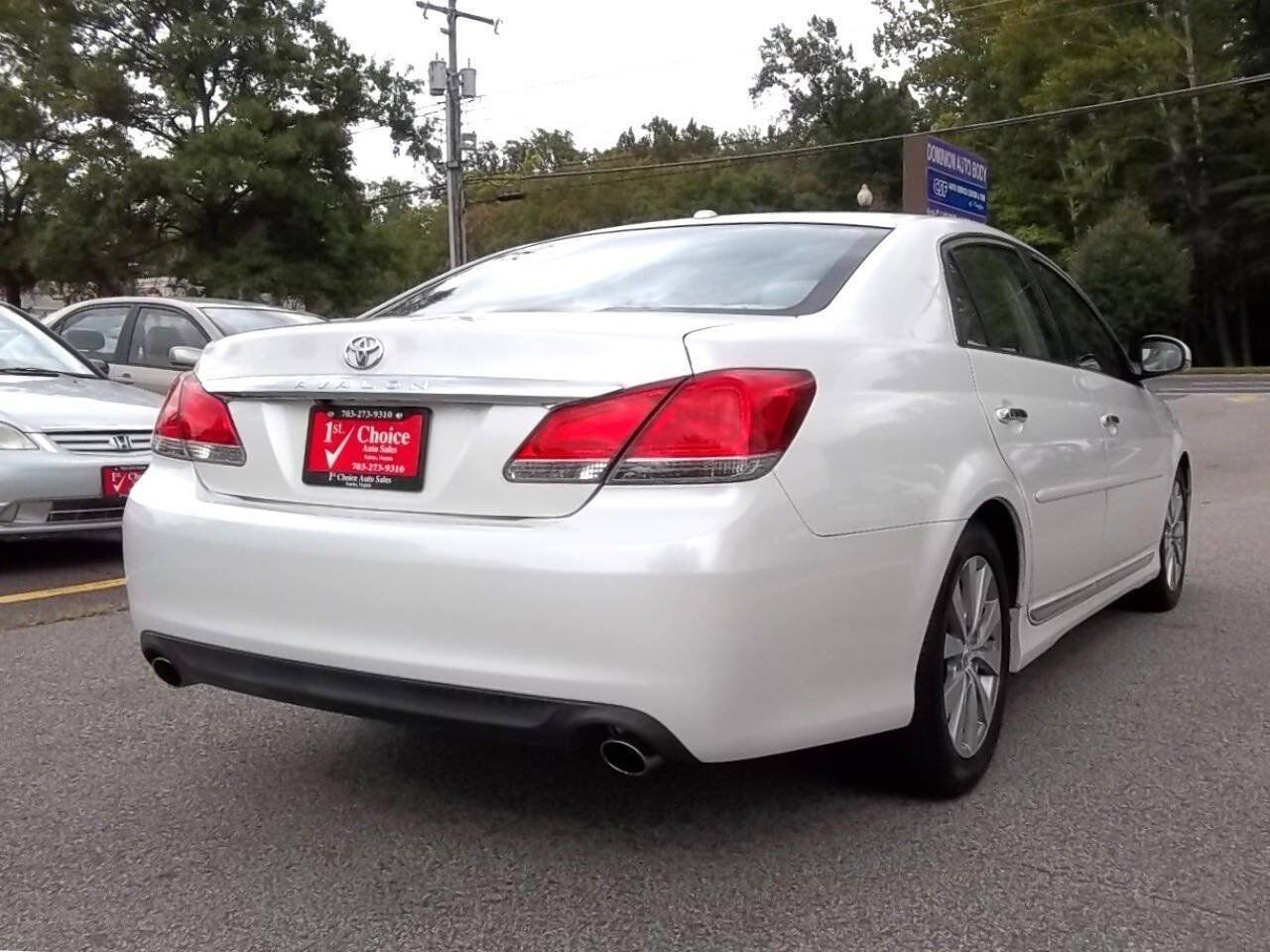 Used 2011 Toyota Avalon Limited FWD image 4