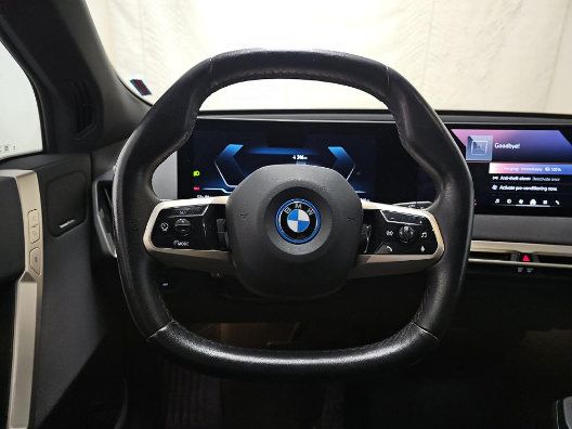 Used 2024 BMW iX xDrive50 w/ Premium Package AWD/4WD image 11