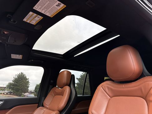 Used 2020 Lincoln Navigator Reserve w/ Luxury Package AWD/4WD image 9