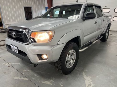 Used 2013 Toyota Tacoma 4x4 Double Cab w/ TRD Off-Road Pkg image 3