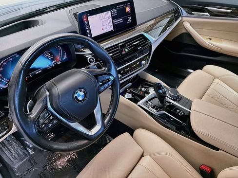 Used 2021 BMW 530i w/ Premium Package RWD image 7