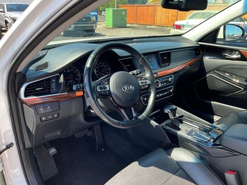 Used 2019 Kia Cadenza Premium FWD image 16