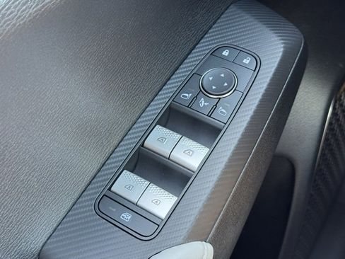 New 2025 Mitsubishi Outlander SE image 22