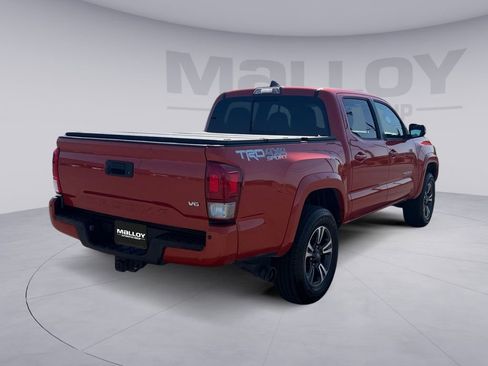 Used 2017 Toyota Tacoma TRD Sport w/ Premium & Technology Package AWD/4WD image 5