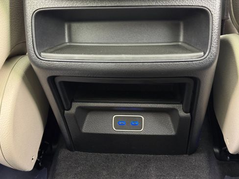 Used 2024 Mercedes-Benz GLE 450e 4MATIC w/ AMG Line Exterior image 64