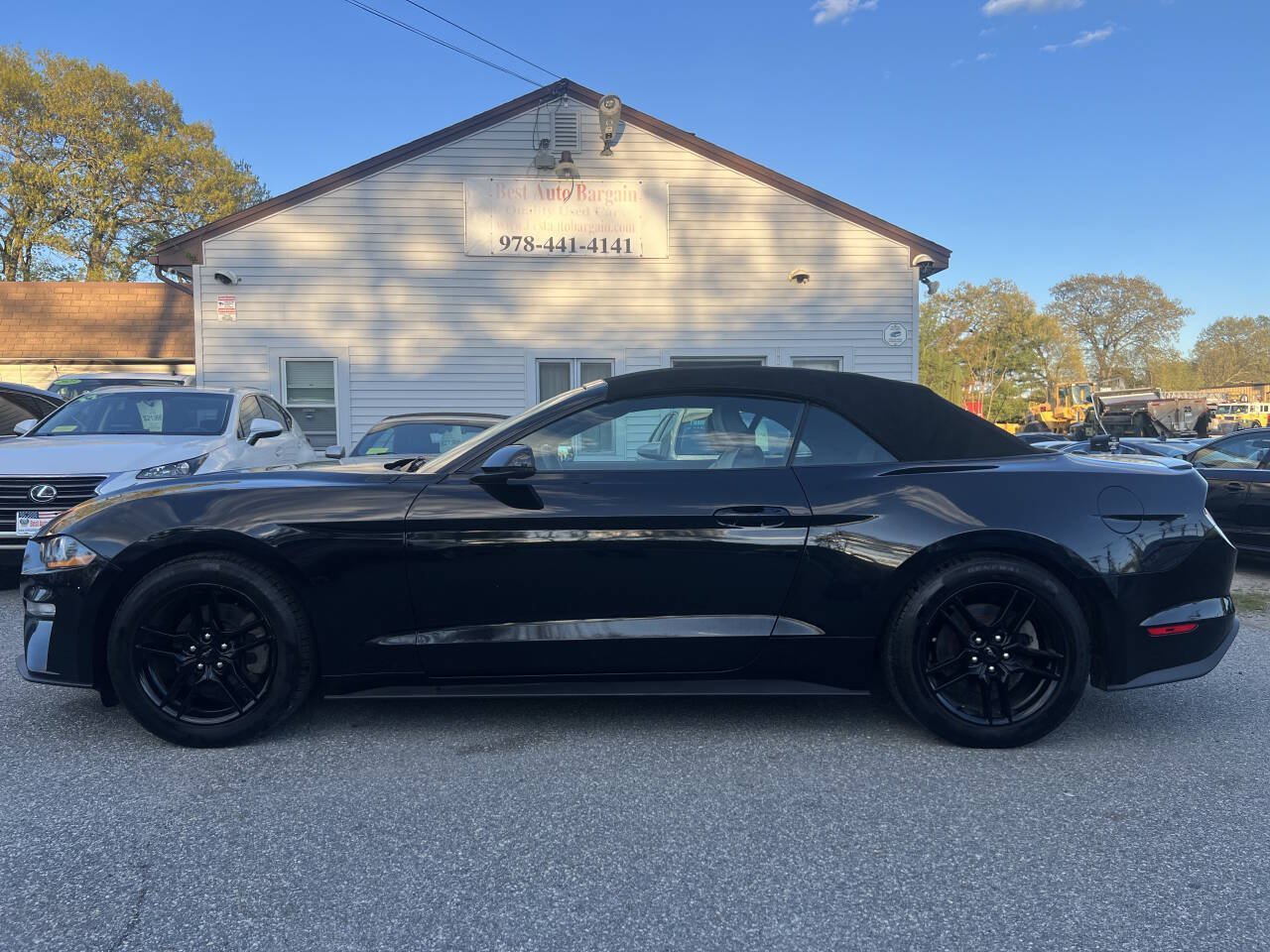 Used 2020 Ford Mustang Premium RWD image 2