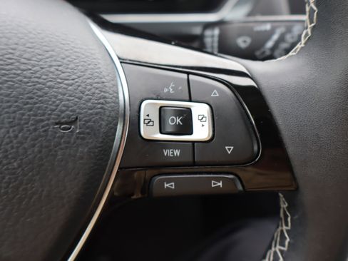 Used 2021 Volkswagen Tiguan SEL FWD image 21