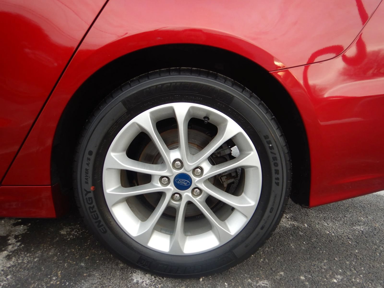 Used 2019 Ford Fusion SE FWD image 28